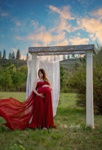 When Should I Take Maternity Photos?