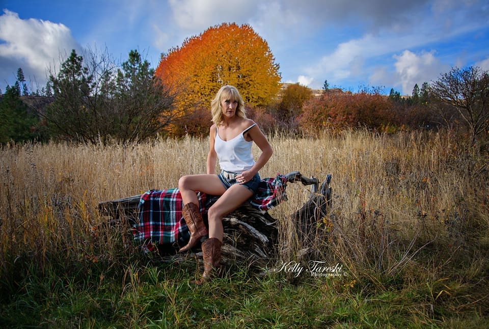 Outdoor Boudoir Photography in Spokane Washington