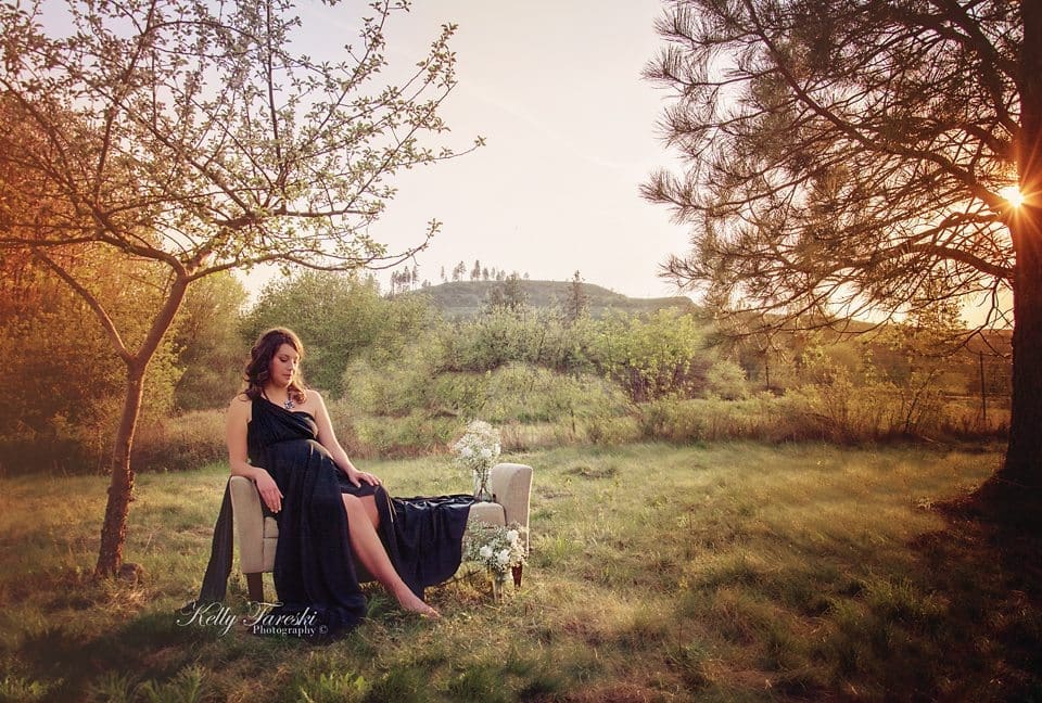 The Best Time for Maternity Photos: A Complete Guide