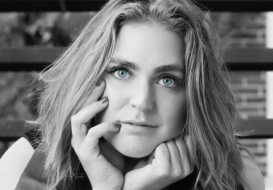 EWU-Graduation-2023-Madison-Kelly-Tareski-Photography-19-landscape-3c19e0f0e5a951959c0c3749a78ec001-9mb6sq5orx1d How to Take Stunning Graduation Portrait Photos