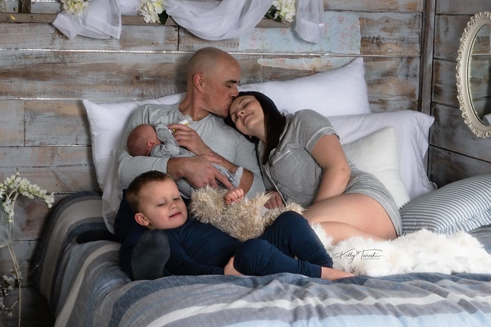 Spokane-Maternity-Photography-Kelly-Tareski-33 How to Capture Creative Newborn Family Photos