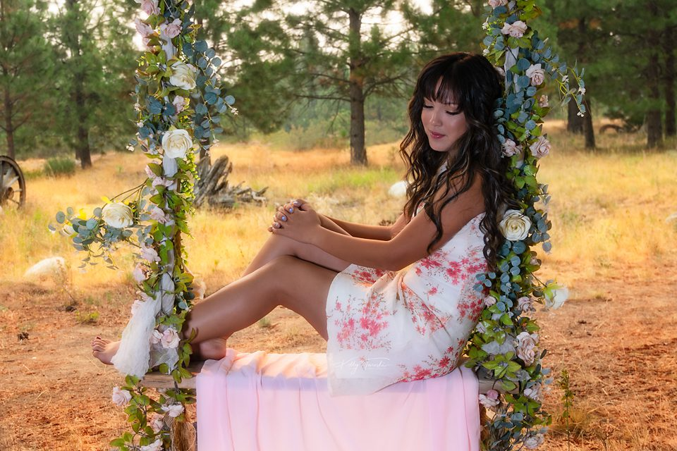 Cool Senior Photo Ideas to Capture Your Personality