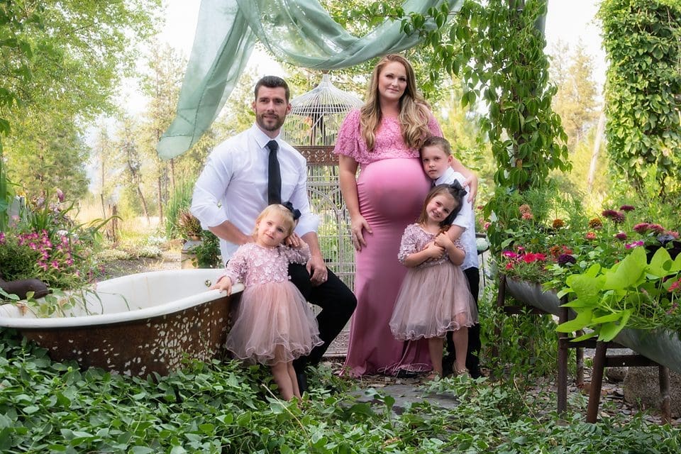 Capturing the Colors of Spring in Family Portraits