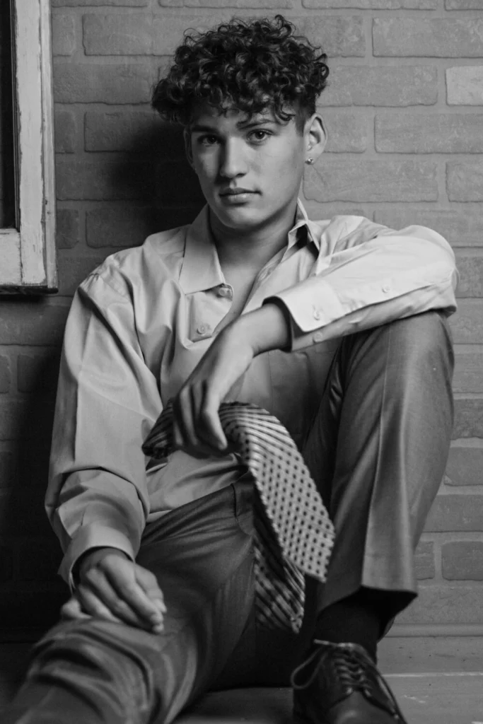 Striking Poses for Stunning Senior Pictures