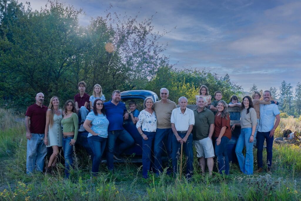 How to Coordinate a Beautiful Family Reunion Photoshoot