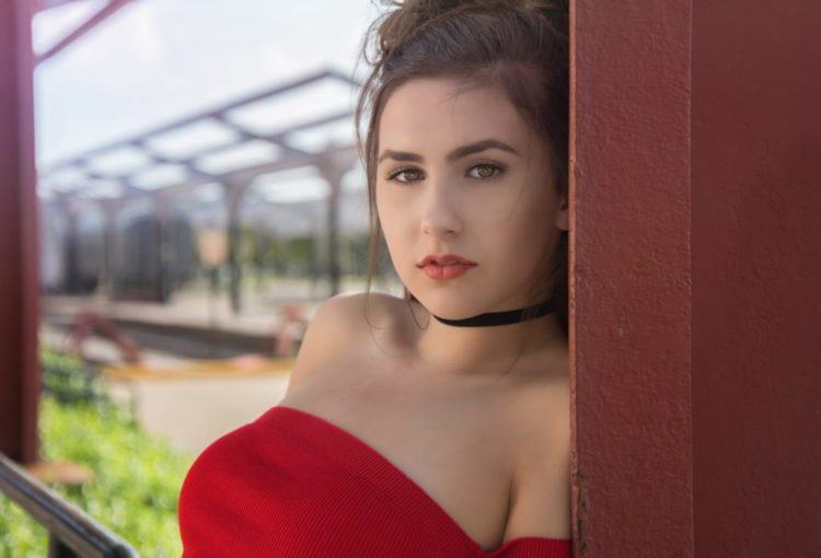 How to Take Professional Senior Photos That Stand Out